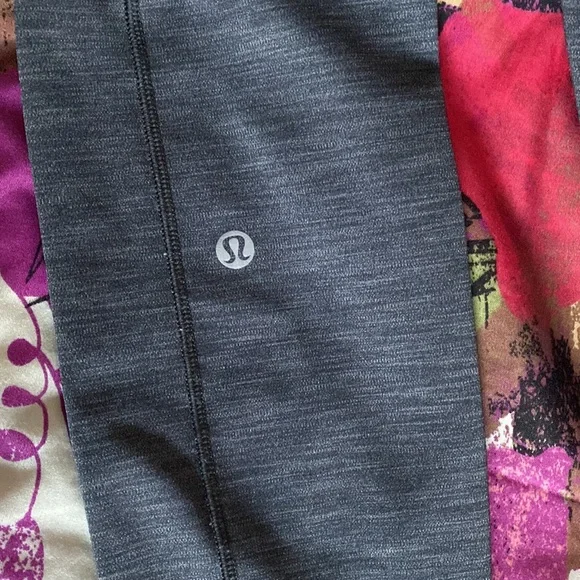 Lululemon Speed Up Tight - Picture 8 of 10